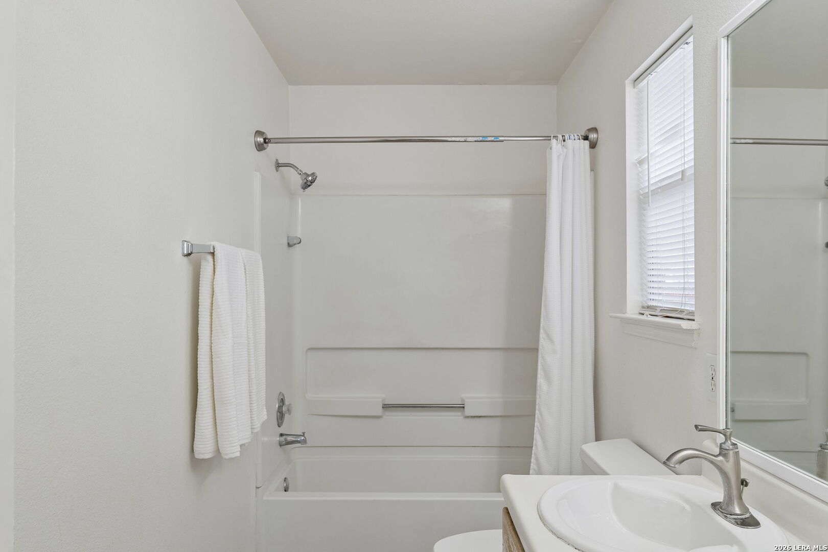 8927 Interlachen Selma TX 78154