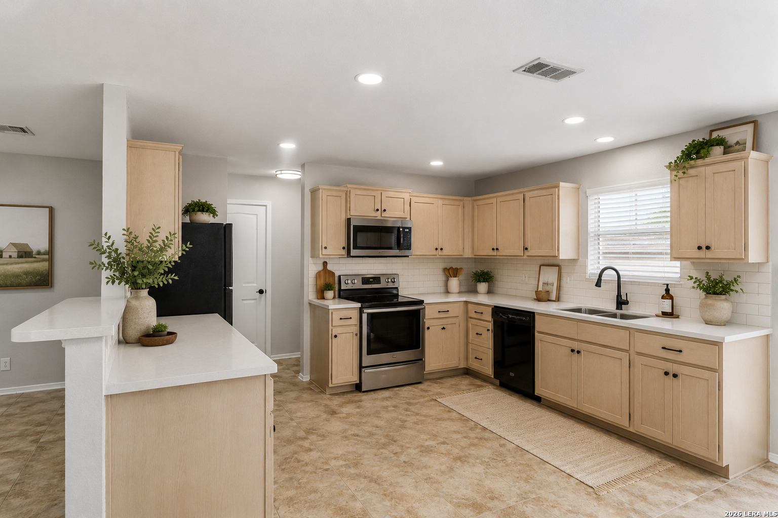 8927 Interlachen Selma TX 78154