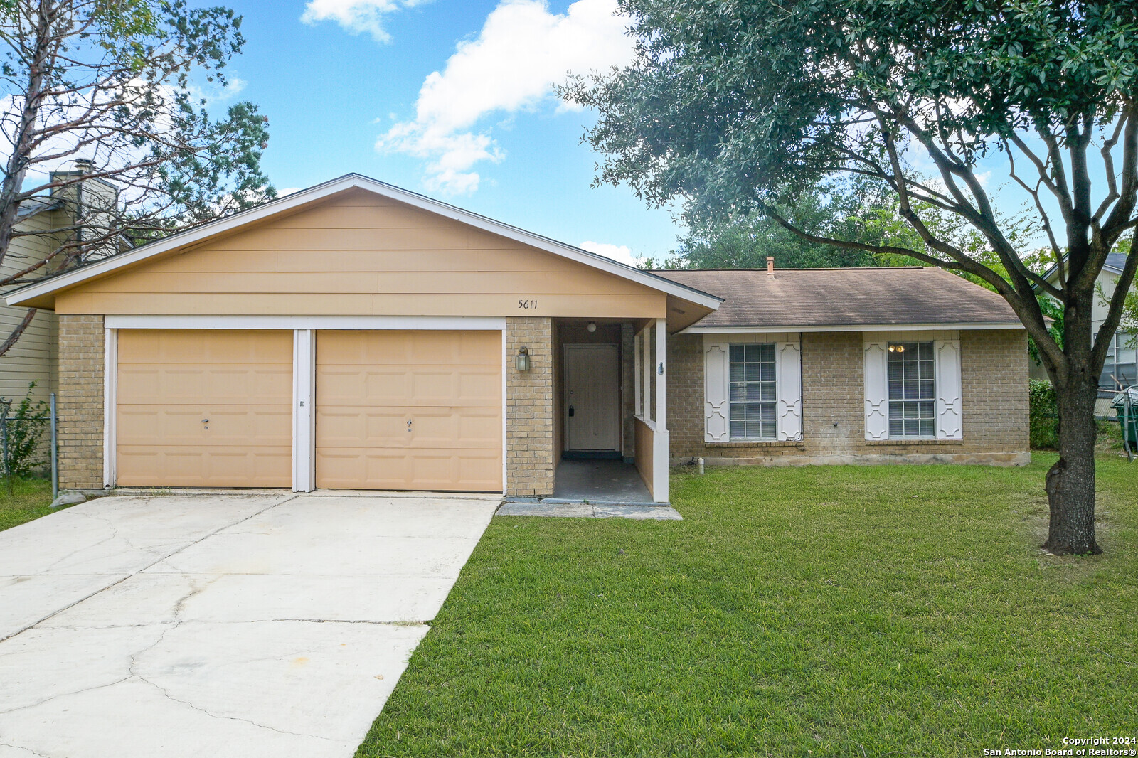 5611 Wood Climb Street San Antonio TX 78233