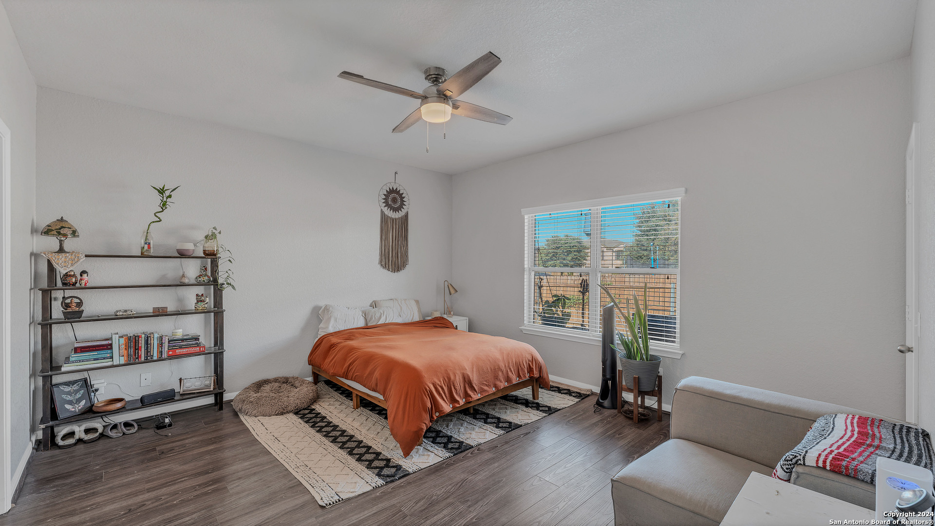 1944 Eastern Finch New Braunfels TX 78130