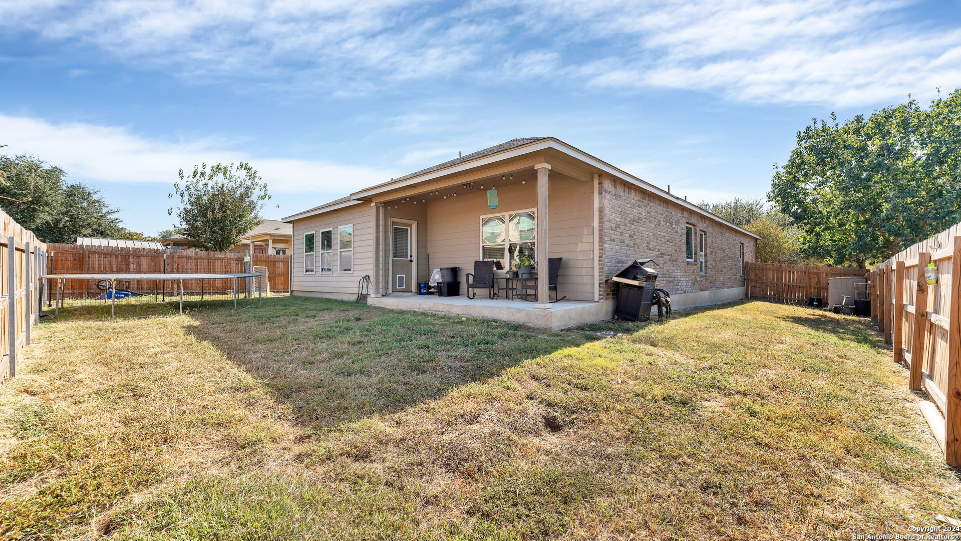1944 Eastern Finch New Braunfels TX 78130