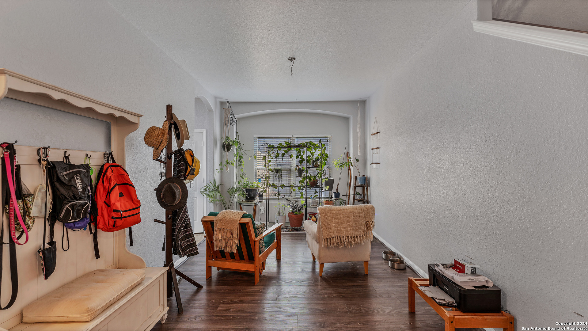1944 Eastern Finch New Braunfels TX 78130