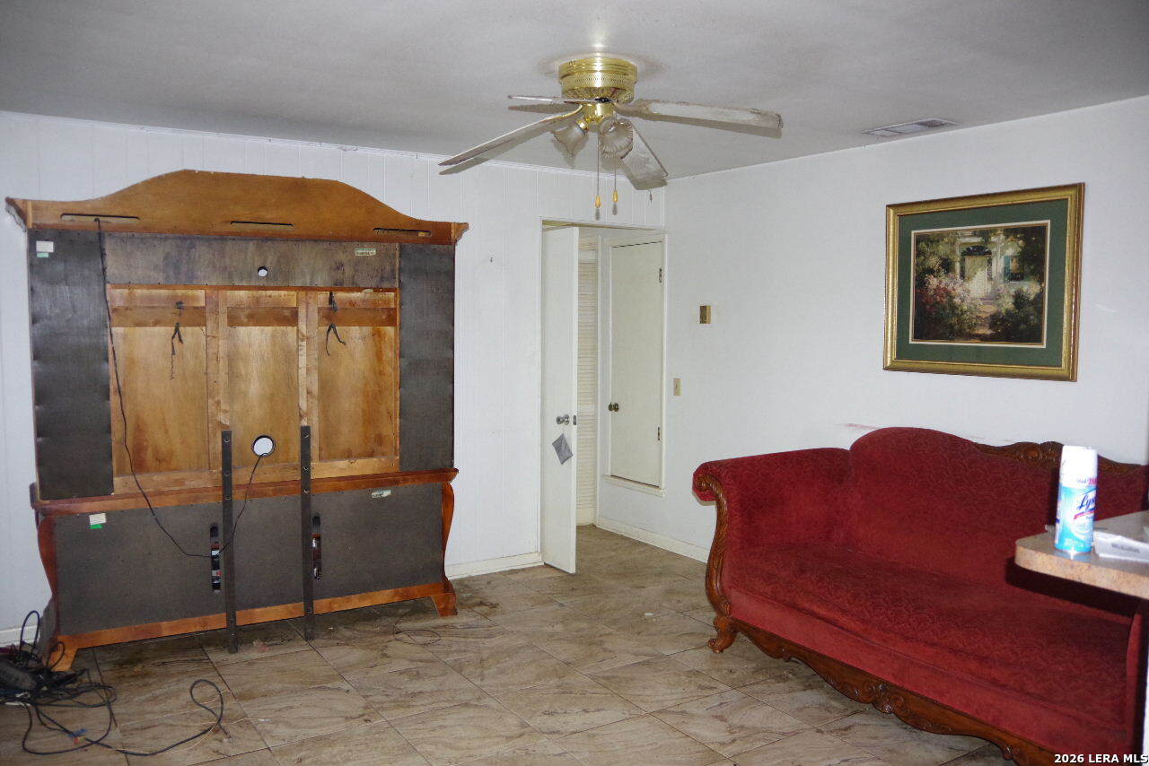7405 Leading Oaks Live Oak TX 78233
