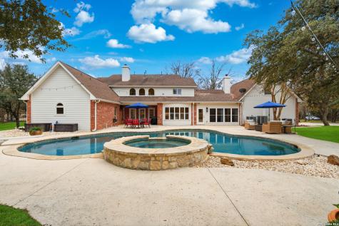 7380 Rolling Acres Trail Fair Oaks Ranch TX 78015