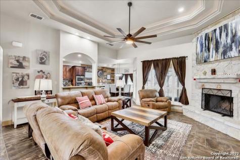 132 County Road 367 Hondo TX 78861