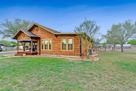 201 Brinkoeter Street Poth TX 78147