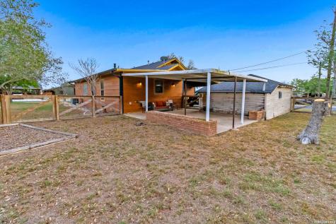 201 Brinkoeter Street Poth TX 78147