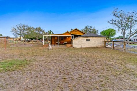 201 Brinkoeter Street Poth TX 78147