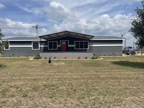 2625 County Road 329 Jourdanton TX 78026