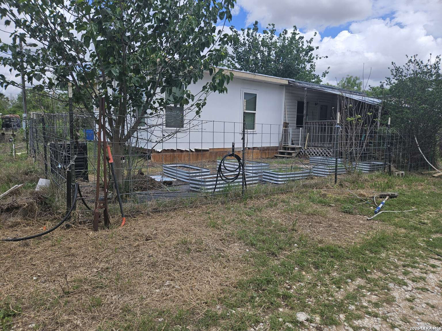 255 County Road 668 Devine TX 78016