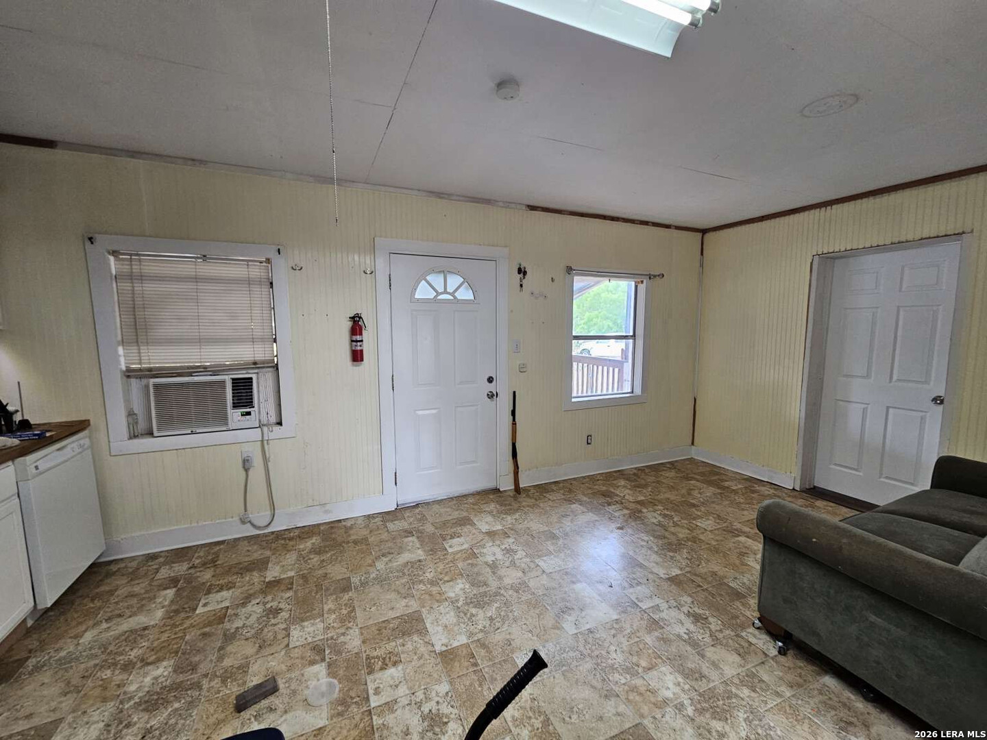 255 County Road 668 Devine TX 78016