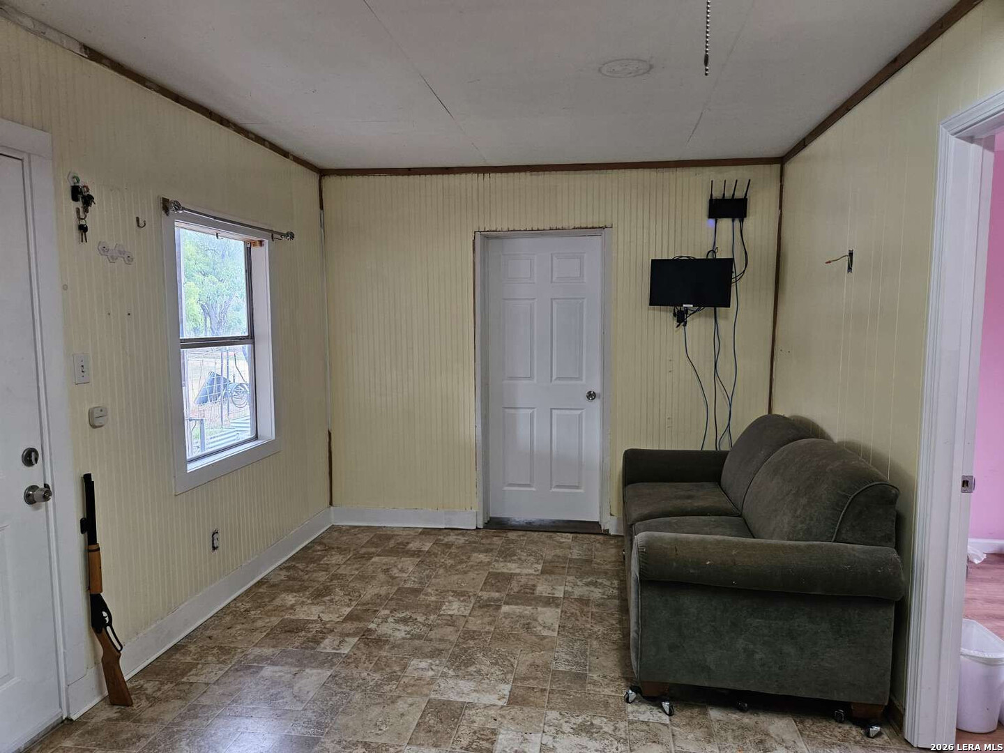 255 County Road 668 Devine TX 78016