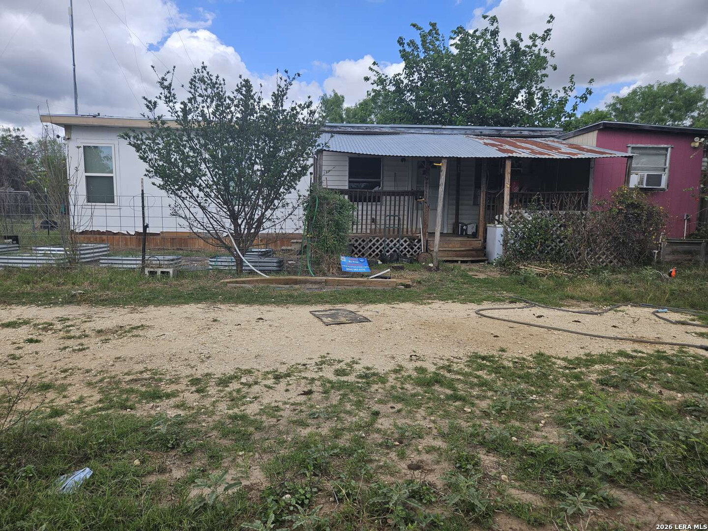 255 County Road 668 Devine TX 78016