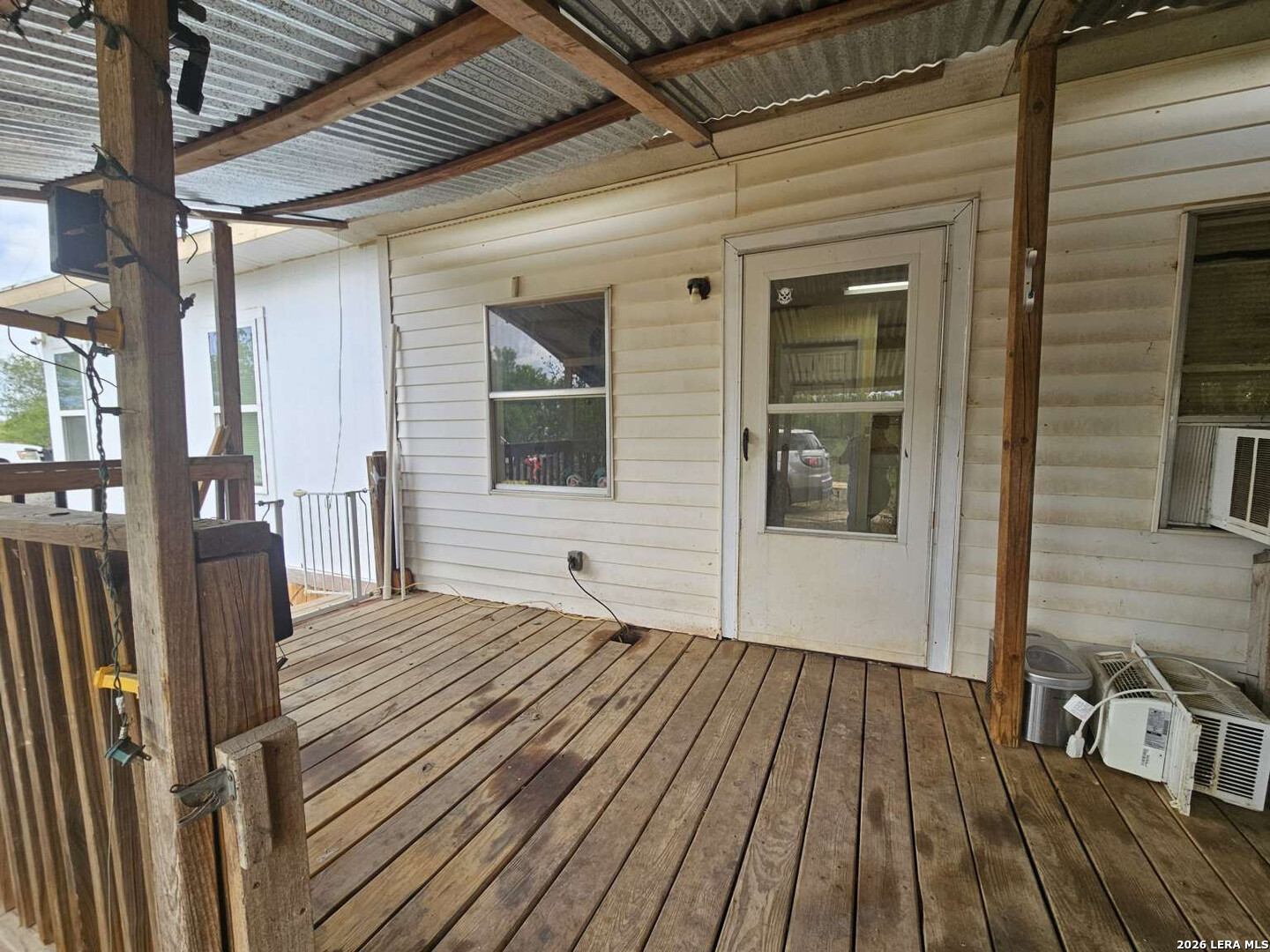 255 County Road 668 Devine TX 78016