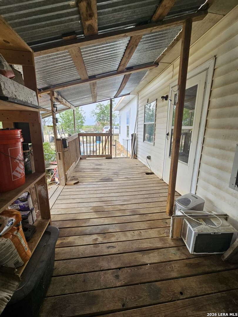 255 County Road 668 Devine TX 78016