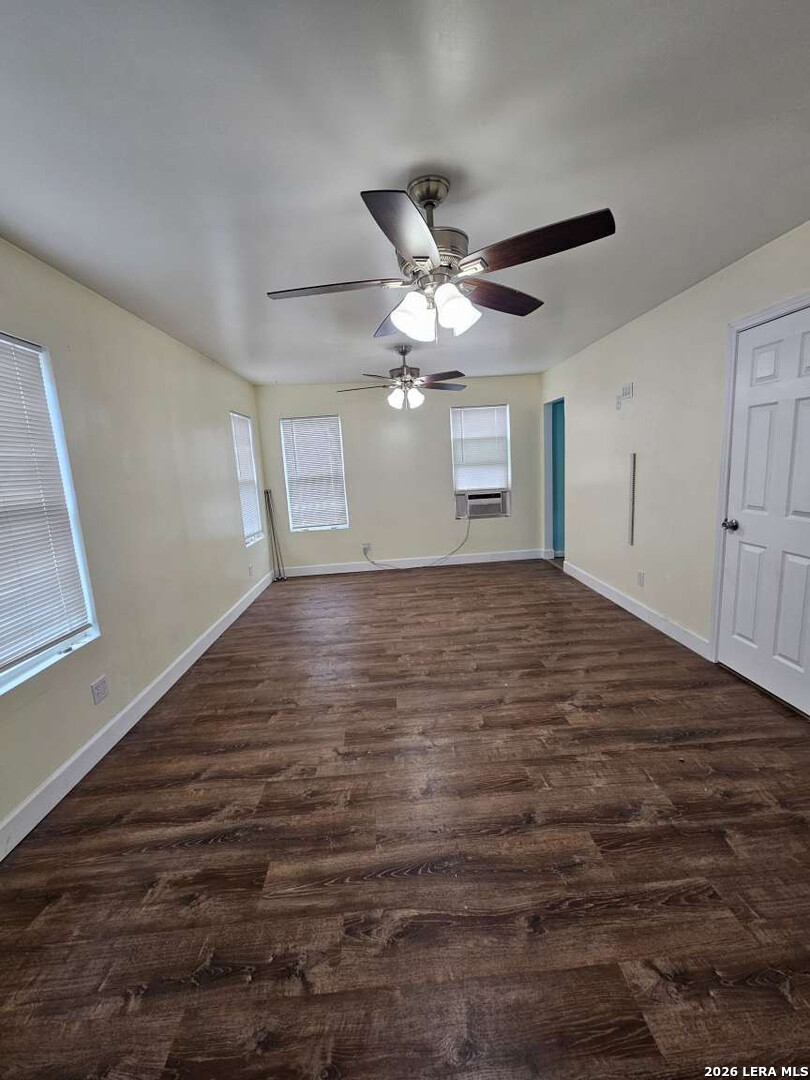 255 County Road 668 Devine TX 78016