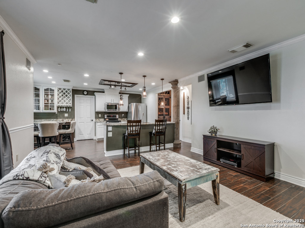 2047 Ellison San Antonio TX 78245