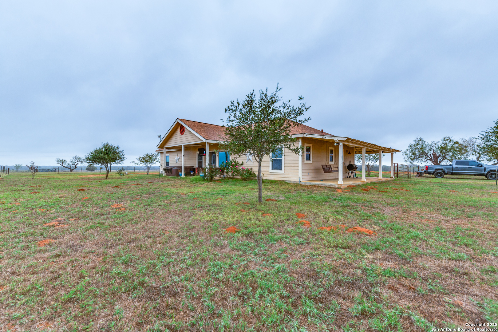 2217 County Road 412 Stockdale TX 78160