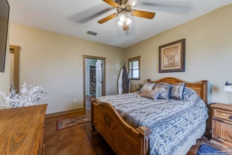 2217 County Road 412 Stockdale TX 78160