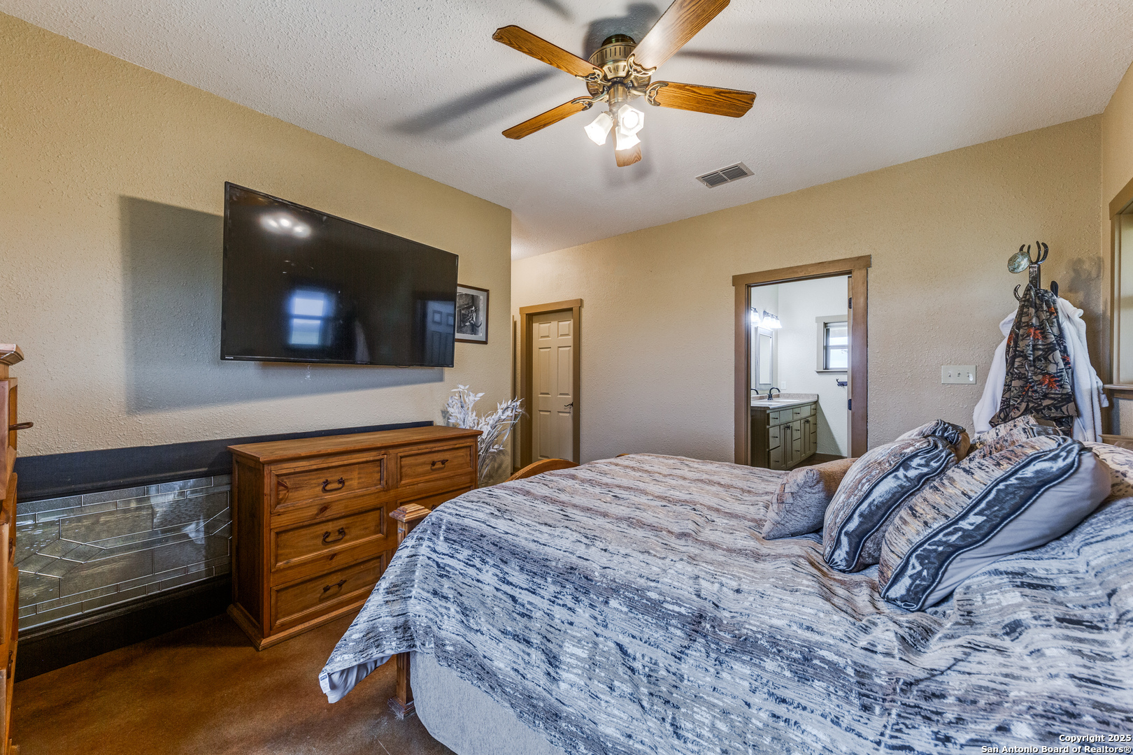 2217 County Road 412 Stockdale TX 78160
