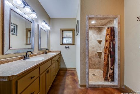 2217 County Road 412 Stockdale TX 78160