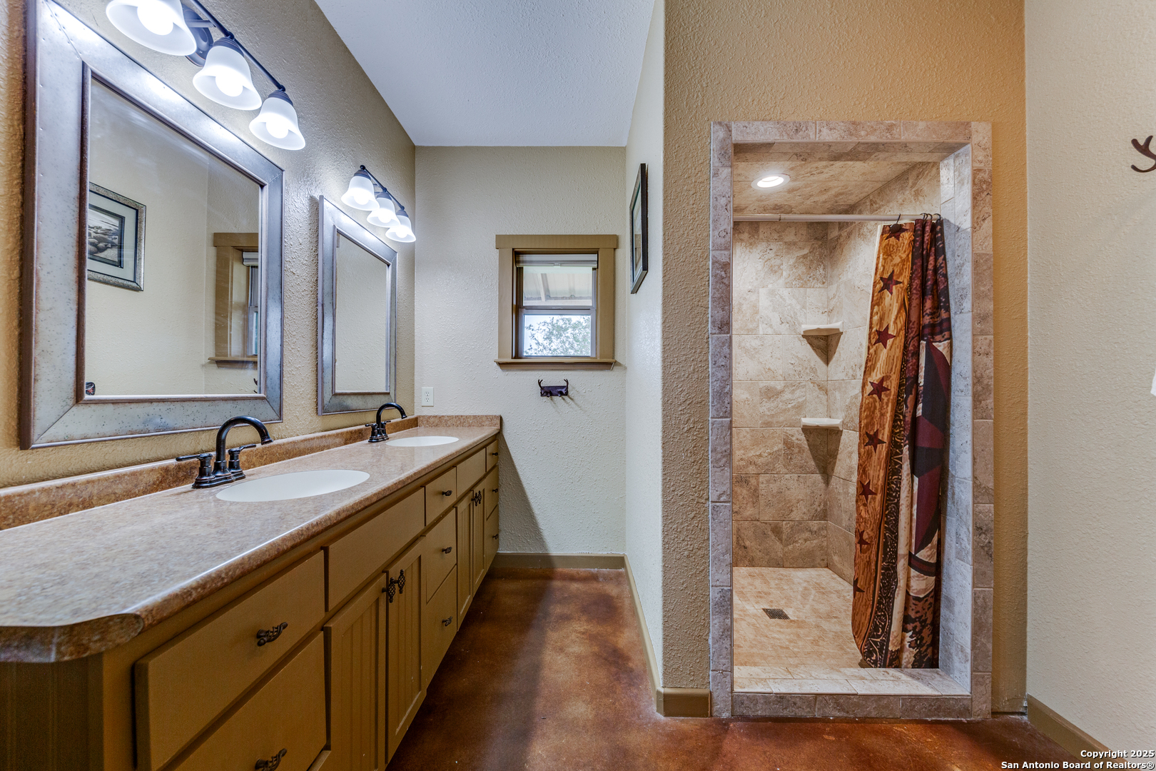 2217 County Road 412 Stockdale TX 78160