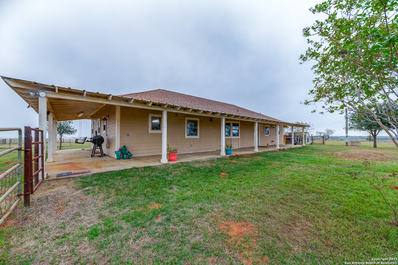 2217 County Road 412 Stockdale TX 78160