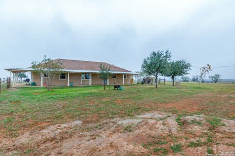 2217 County Road 412 Stockdale TX 78160