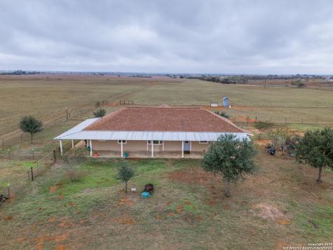2217 County Road 412 Stockdale TX 78160