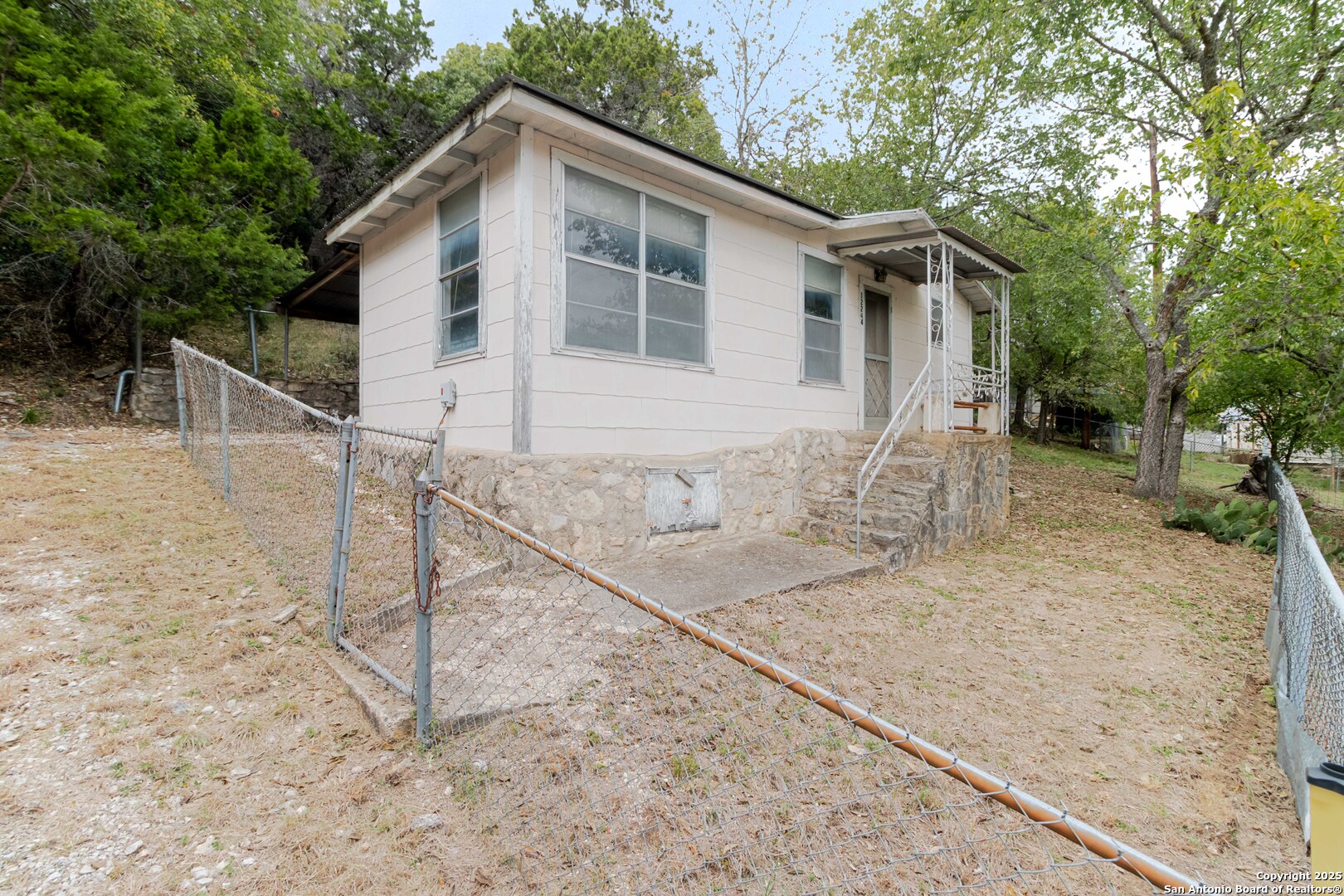 12242 & 12244 Park Road 37 Lakehills TX 78063