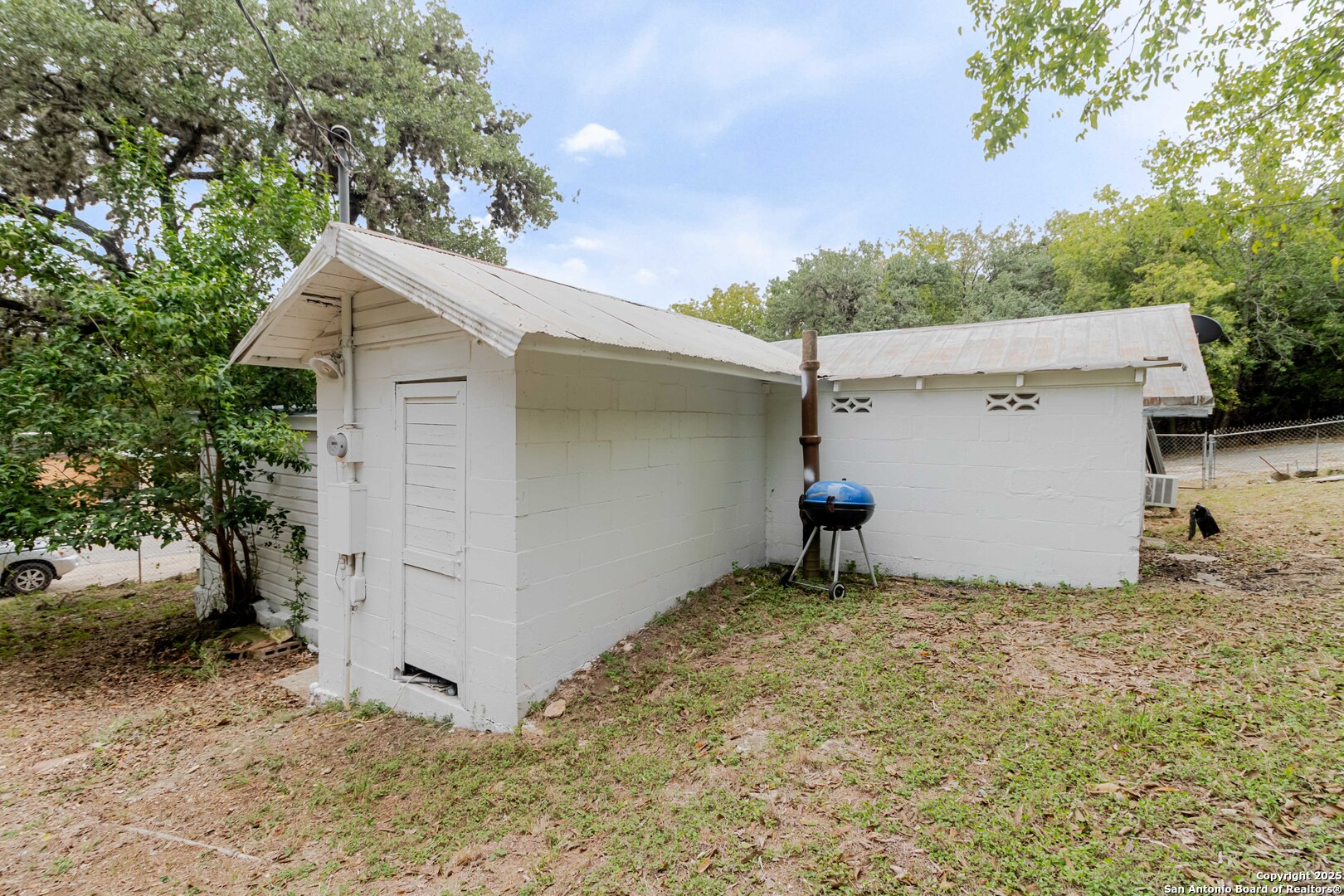 12242 & 12244 Park Road 37 Lakehills TX 78063