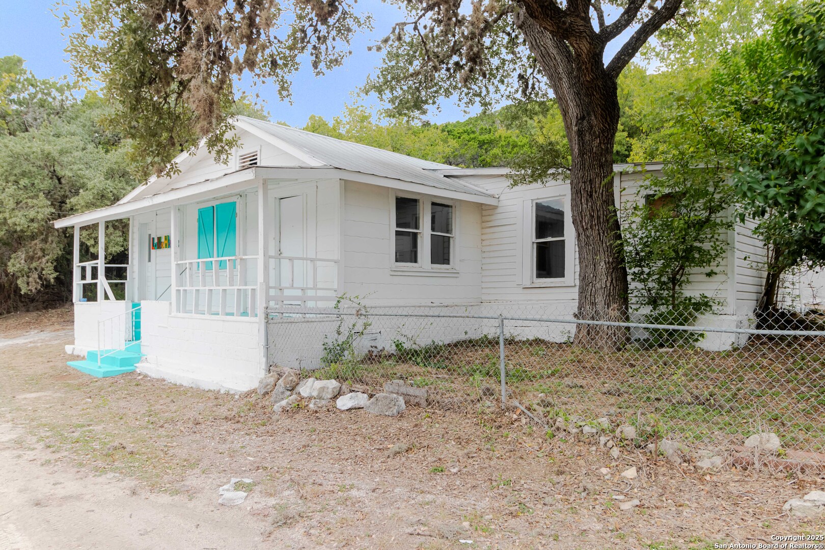 12242 & 12244 Park Road 37 Lakehills TX 78063