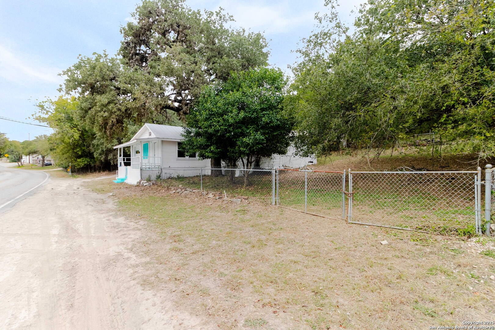 12242 & 12244 Park Road 37 Lakehills TX 78063