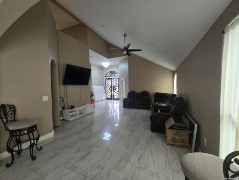 420 Highlands Poteet TX 78065