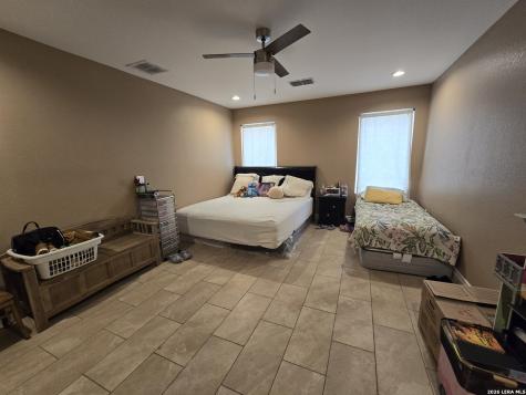 420 Highlands Poteet TX 78065