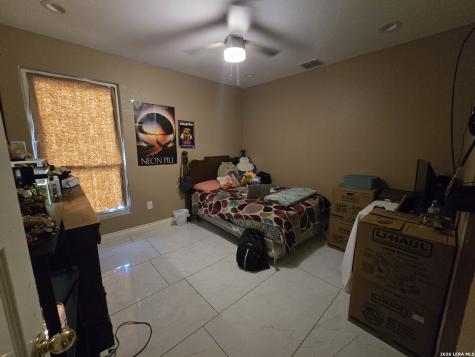 420 Highlands Poteet TX 78065