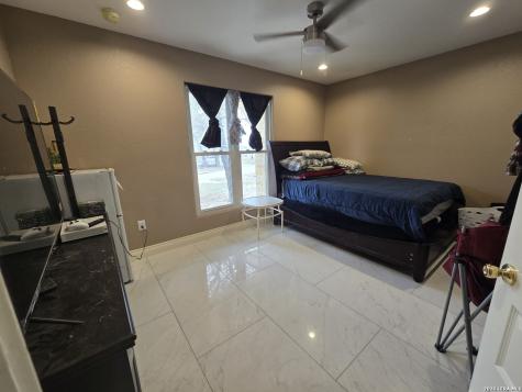 420 Highlands Poteet TX 78065