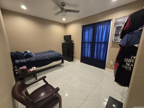 420 Highlands Poteet TX 78065