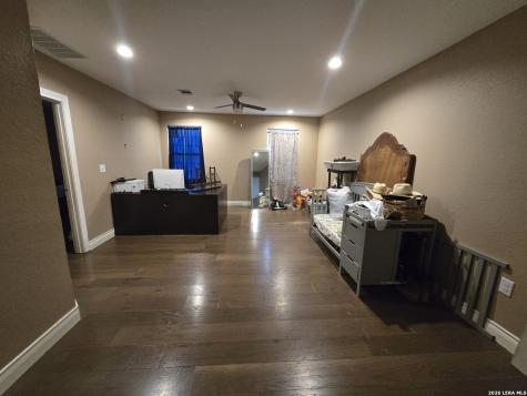 420 Highlands Poteet TX 78065