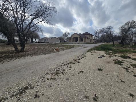 420 Highlands Poteet TX 78065