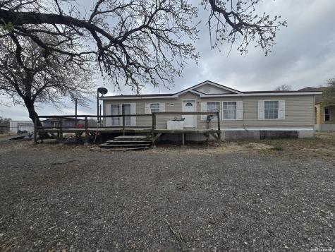 420 Highlands Poteet TX 78065