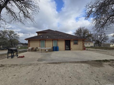 420 Highlands Poteet TX 78065
