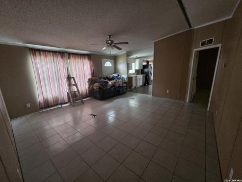 420 Highlands Poteet TX 78065