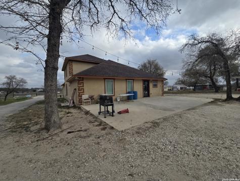 420 Highlands Poteet TX 78065