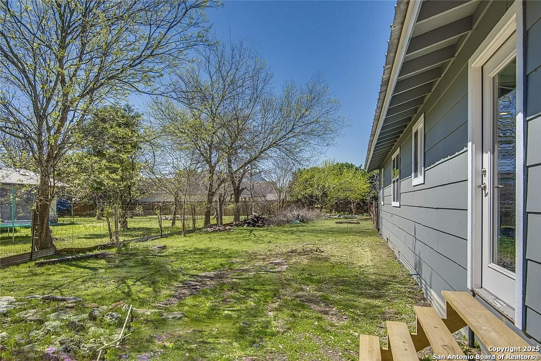 1668 Lakeview Canyon Lake TX 78133