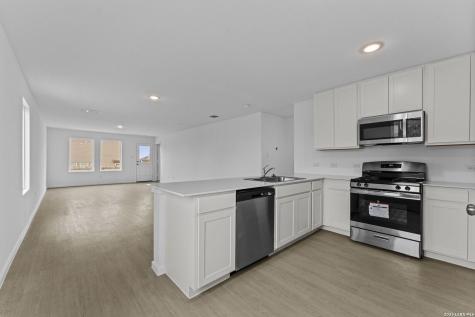 2068 Powell Place Converse TX 78109