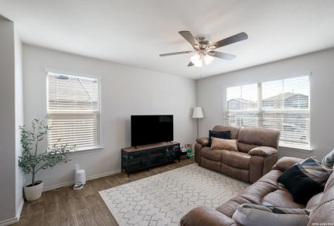 6620 Whisper Pond San Antonio TX 78252