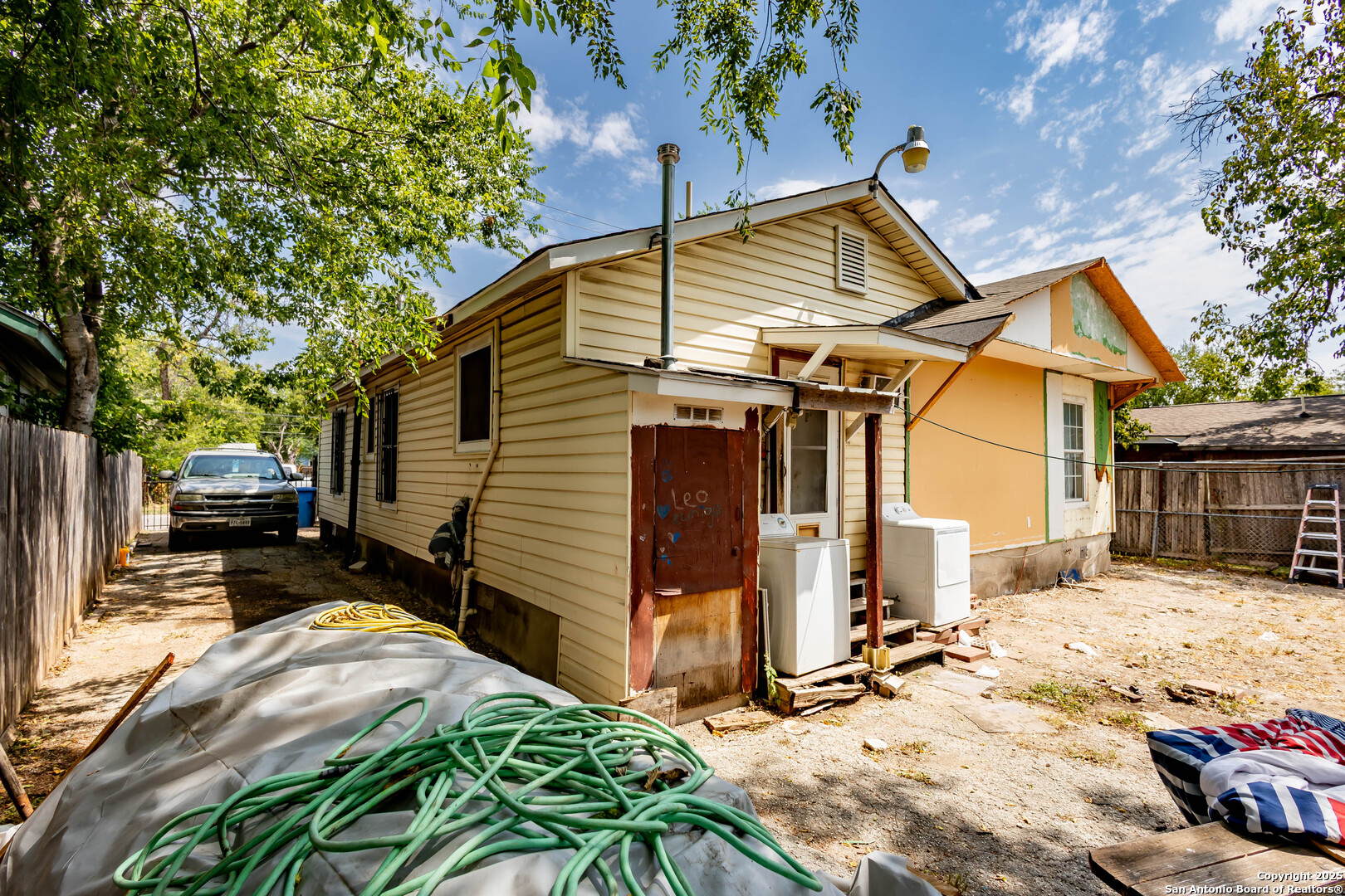 2040 W Laurel San Antonio TX 78201