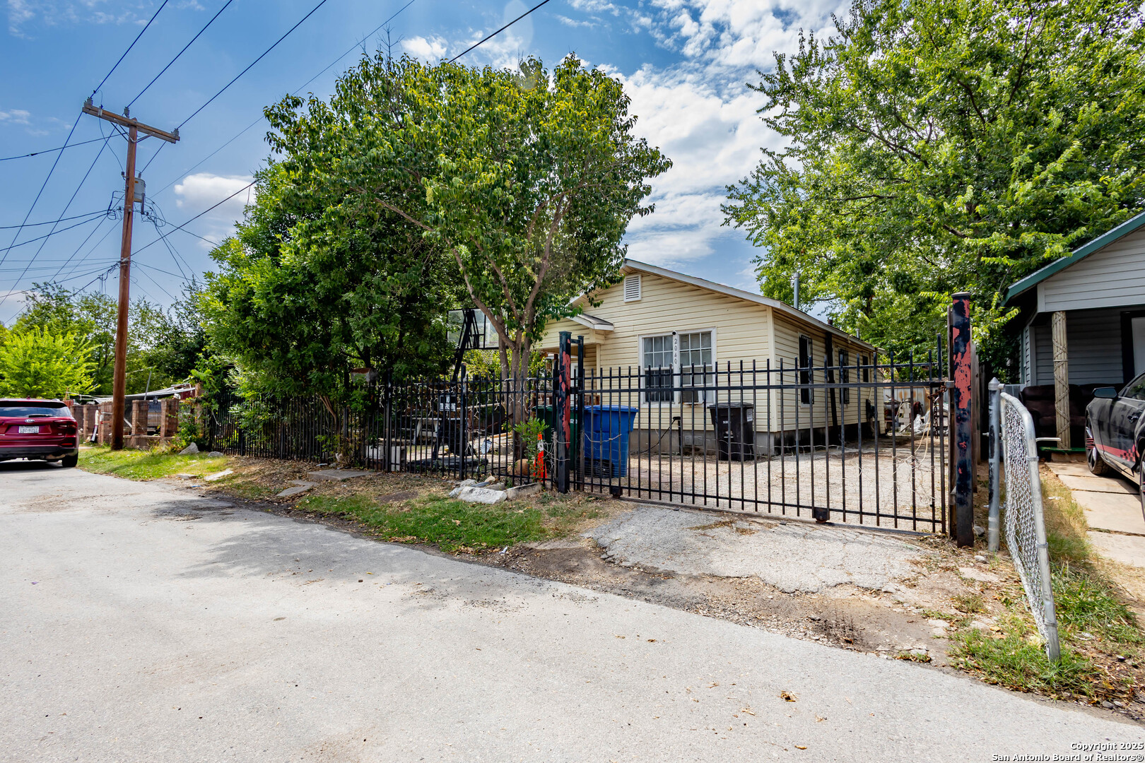 2040 W Laurel San Antonio TX 78201