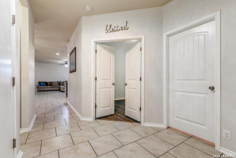 8512 Samsel Falls San Antonio TX 78254